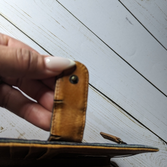 Guess Wallet Two-tone Denim and Tan Leather - Picture 6 of 6